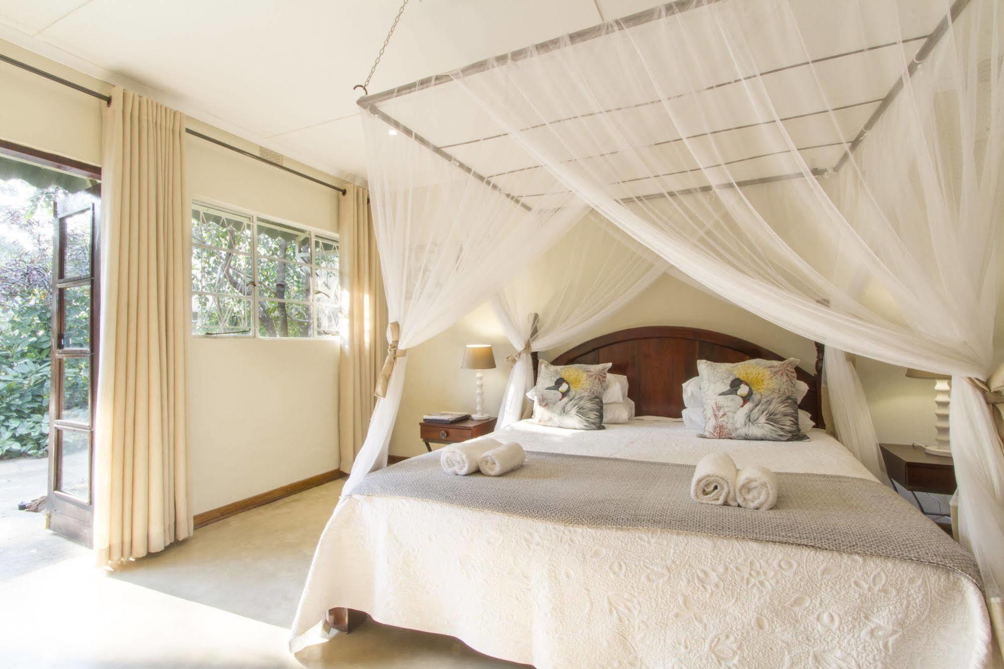 Bayete Guest Lodge Victoria Falls Kültér fotó