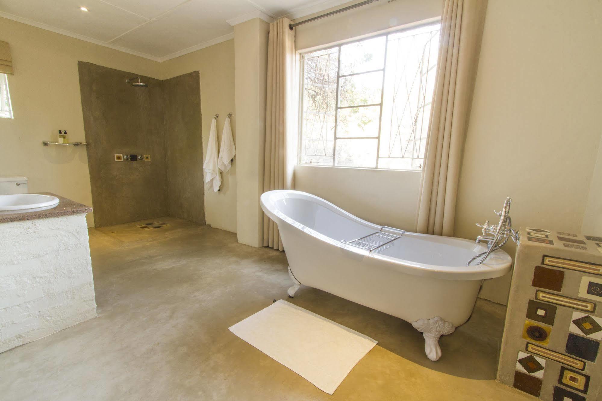 Bayete Guest Lodge Victoria Falls Kültér fotó