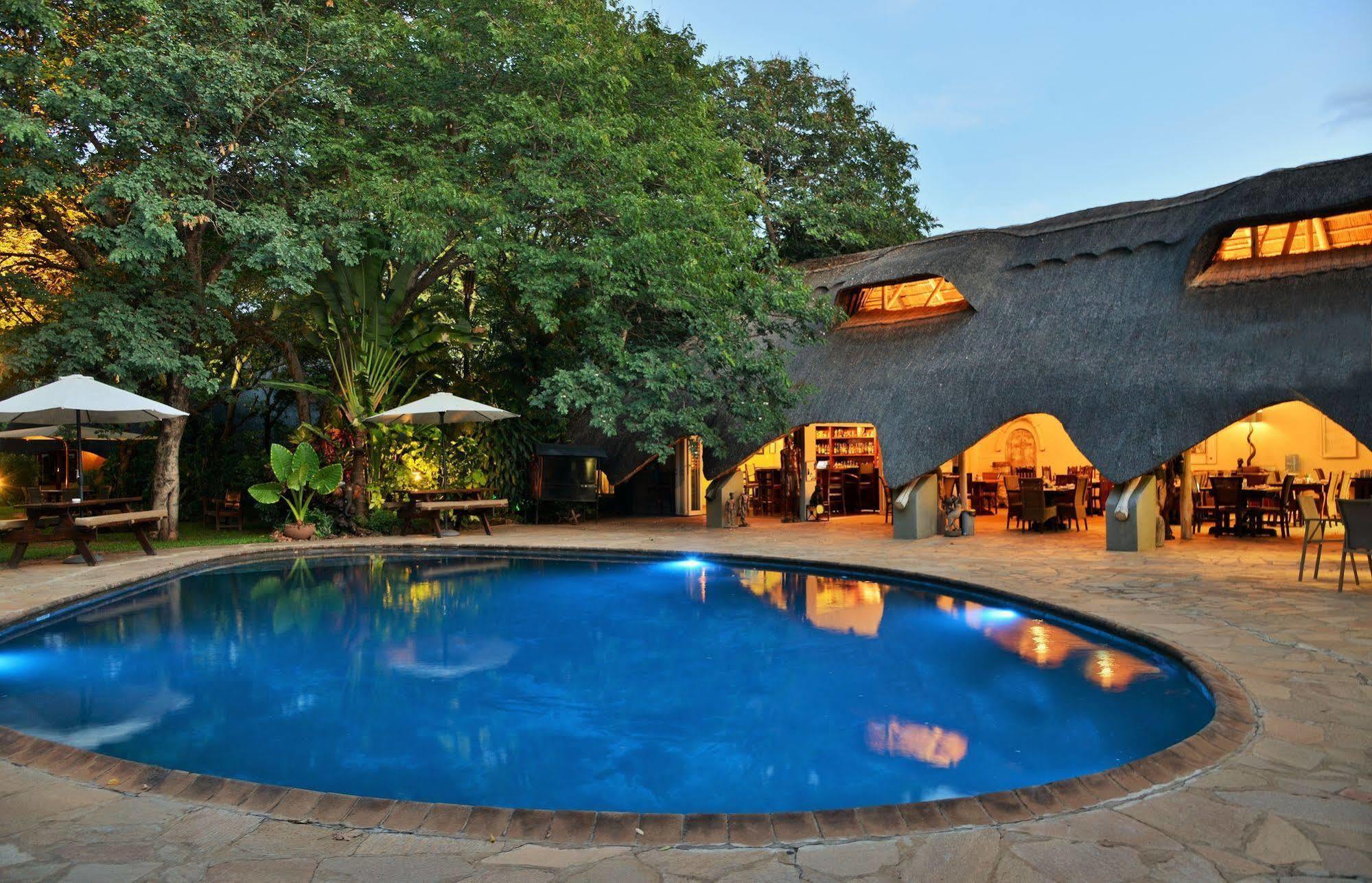 Bayete Guest Lodge Victoria Falls Kültér fotó