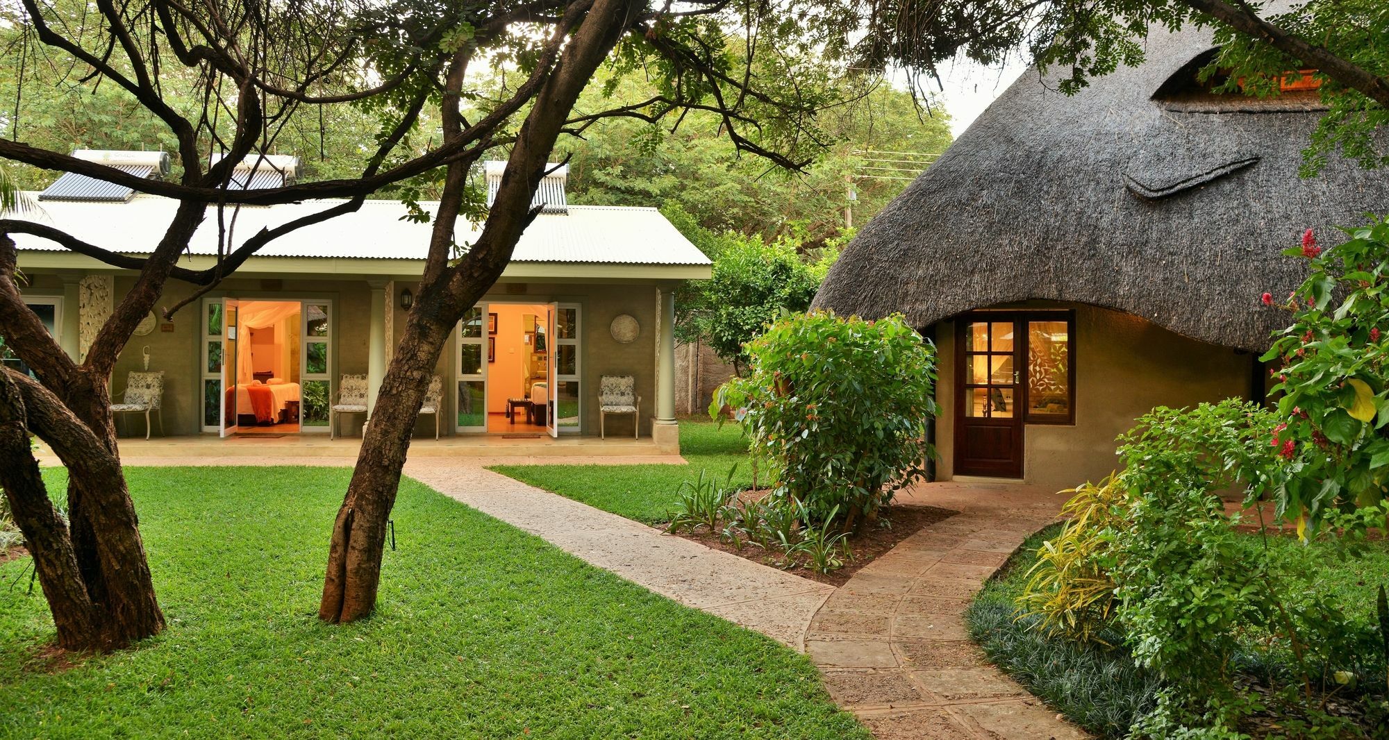 Bayete Guest Lodge Victoria Falls Kültér fotó