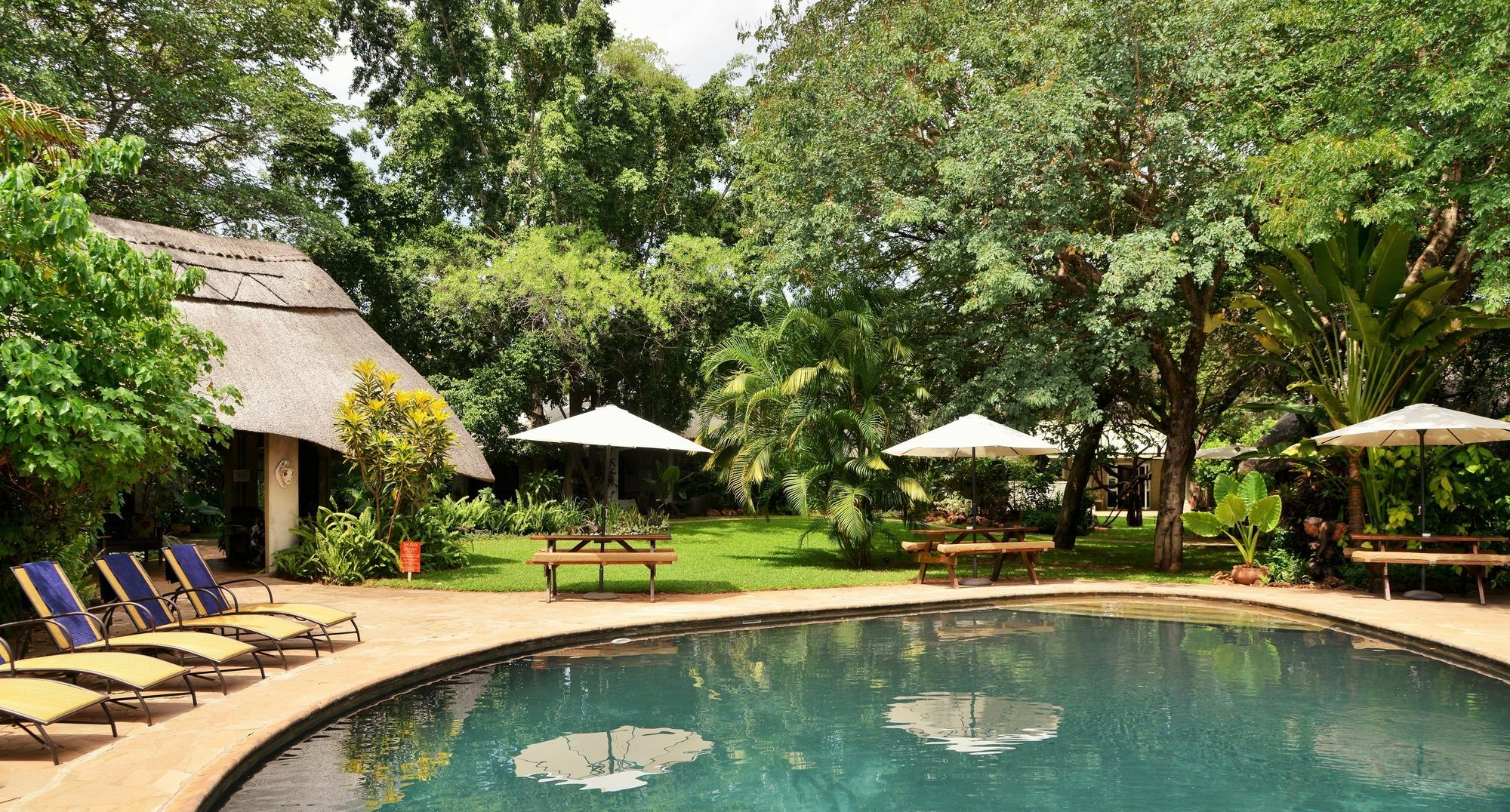 Bayete Guest Lodge Victoria Falls Kültér fotó